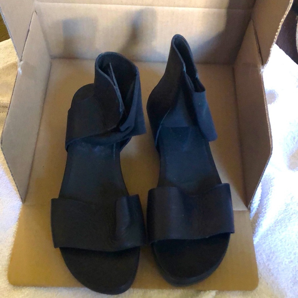 Ankle strap sandals